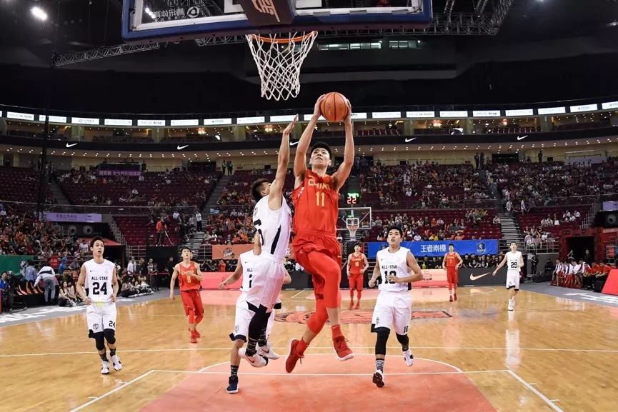 莱切老帅运筹帷幄,针对性部署助球队力克强敌