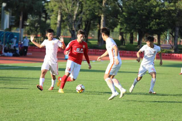  巴黎女足卫冕成功，男足梯队输送多名新星  